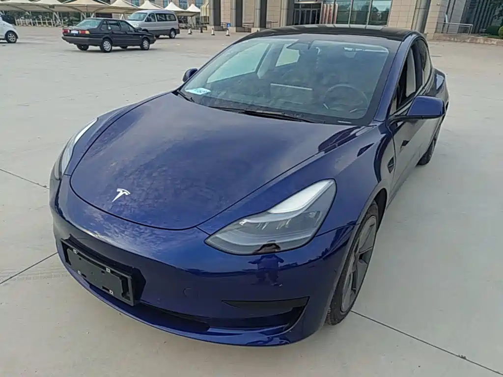 Tesla Model 3 — фото 2