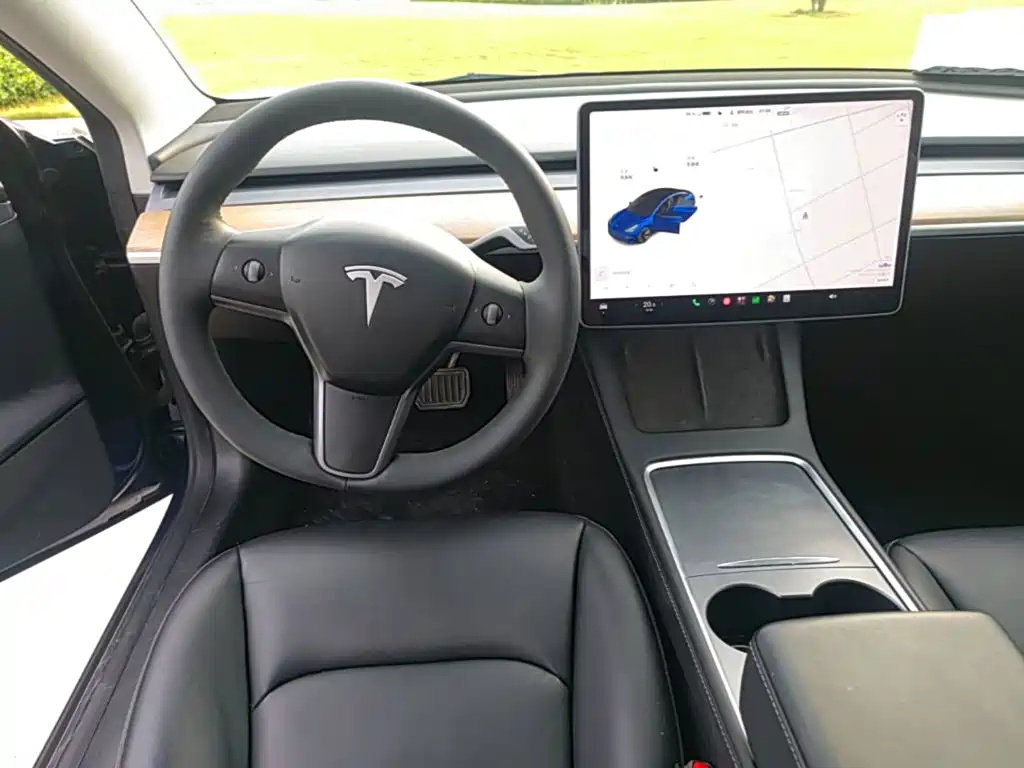 Tesla Model 3 — фото 11