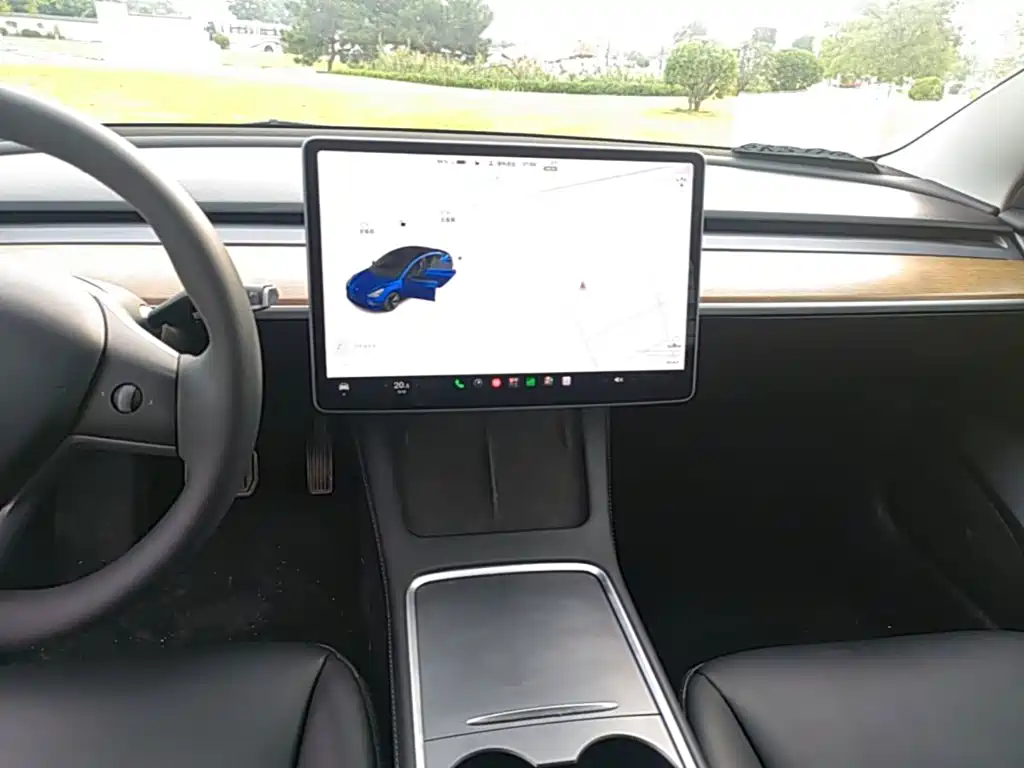 Tesla Model 3 — фото 13