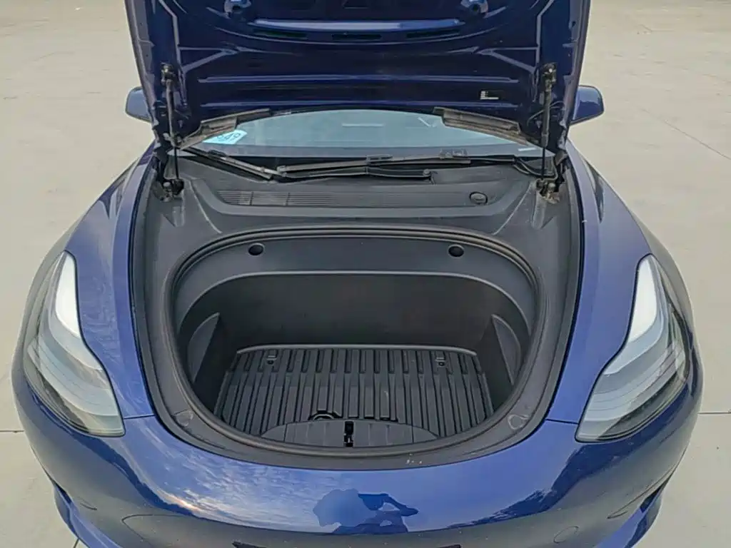 Tesla Model 3 — фото 20