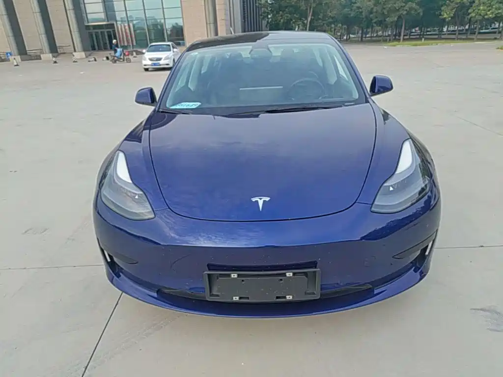 Tesla Model 3 — фото 3