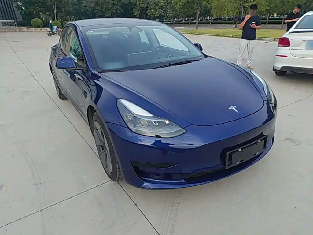 Tesla Model 3 — фото 4
