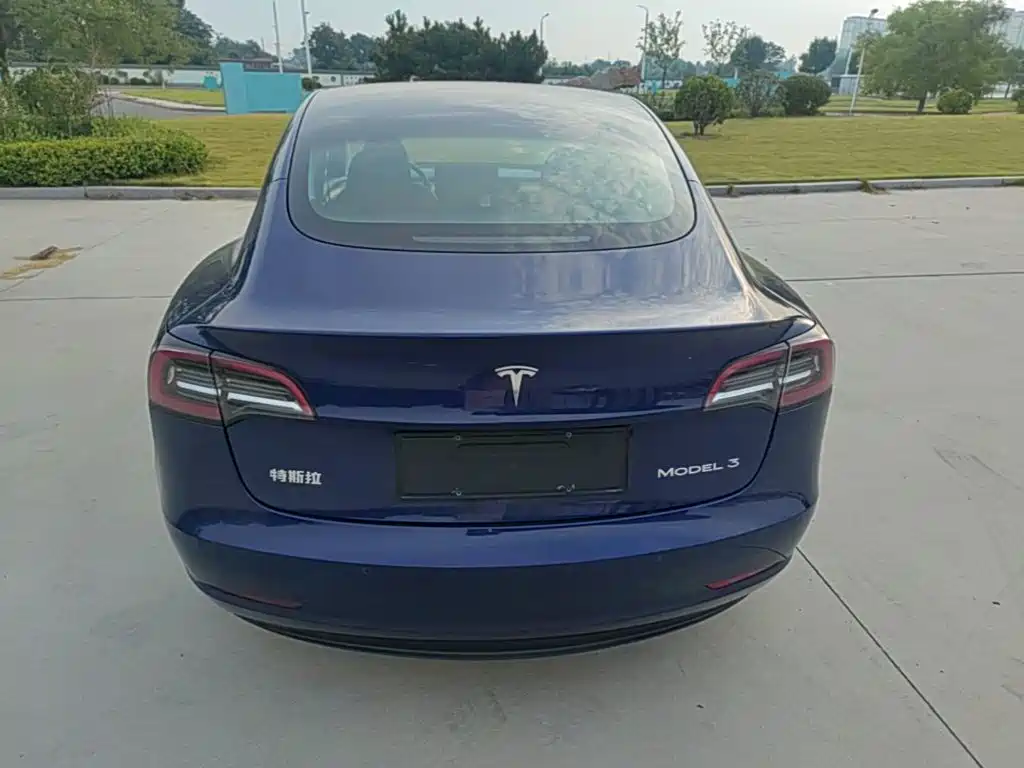 Tesla Model 3 — фото 6