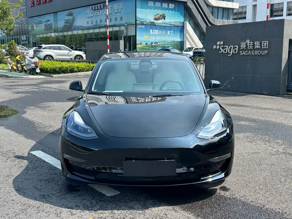 Tesla Model 3 — фото 2