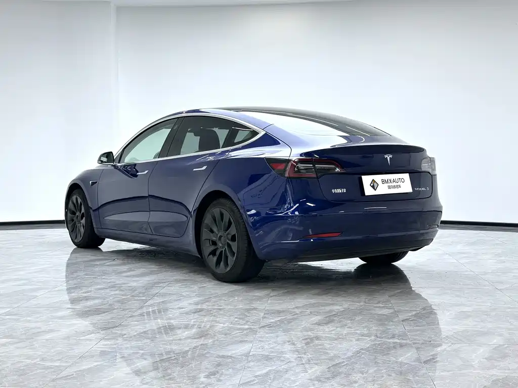 Tesla Model 3 — фото 4