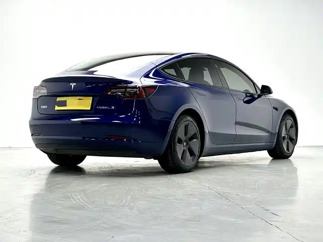 Tesla Model 3 — фото 11
