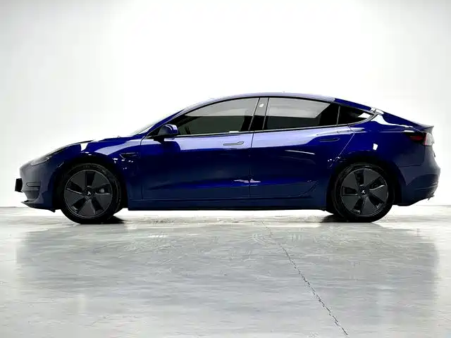 Tesla Model 3 — фото 4