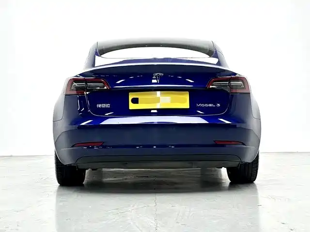 Tesla Model 3 — фото 10