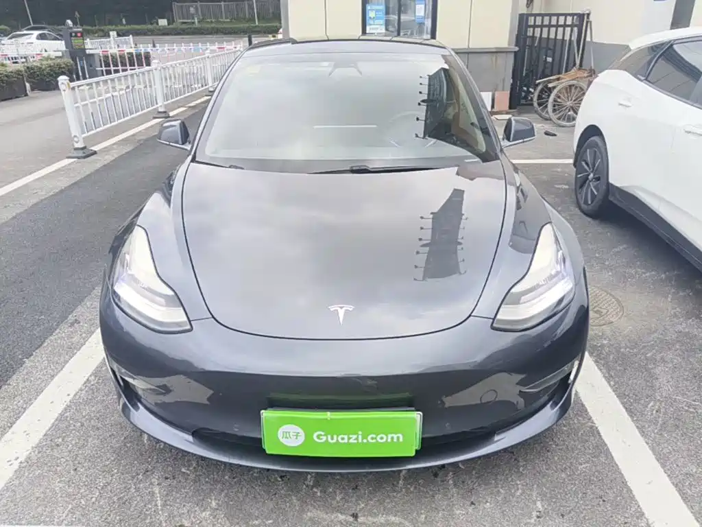 Tesla Model 3 — фото 3