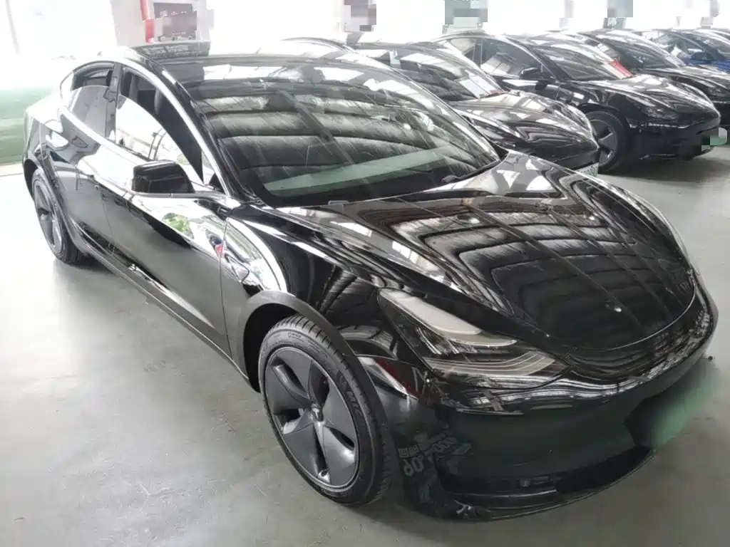 Tesla Model 3 — фото 4