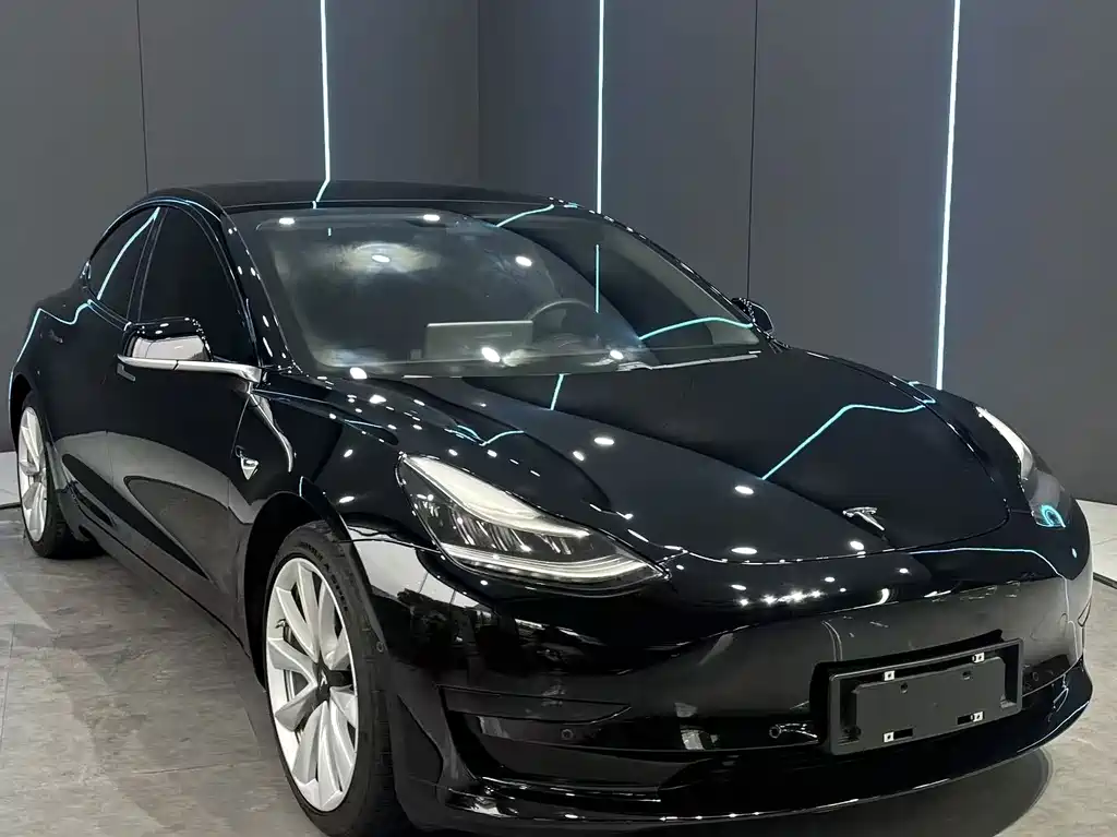 Tesla Model 3 — фото 3