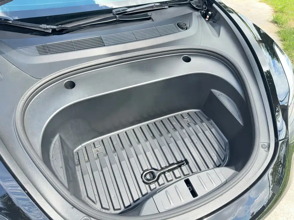 Tesla Model 3 — фото 15