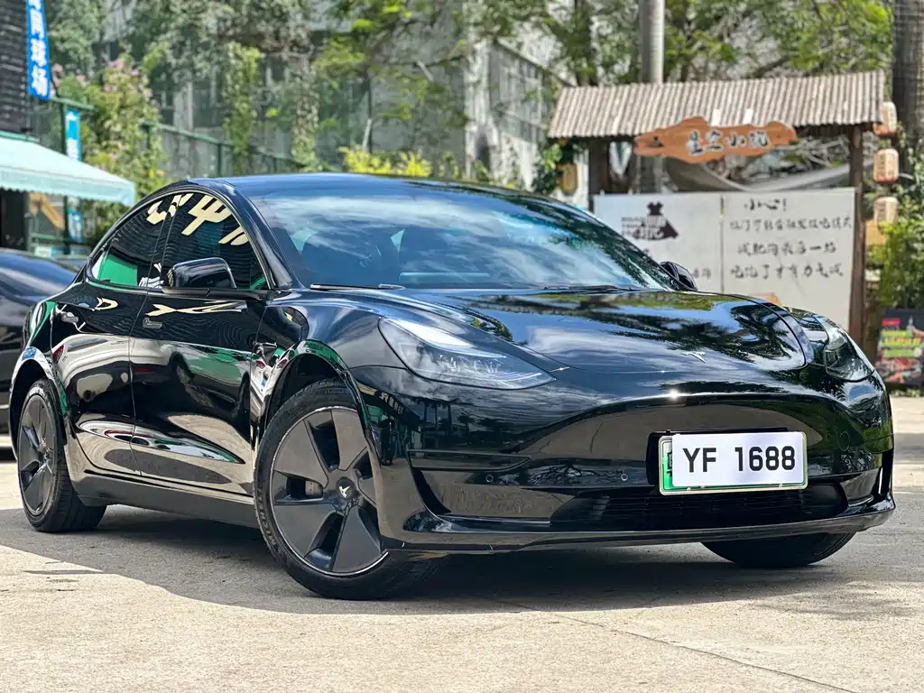 Tesla Model 3 — фото 3