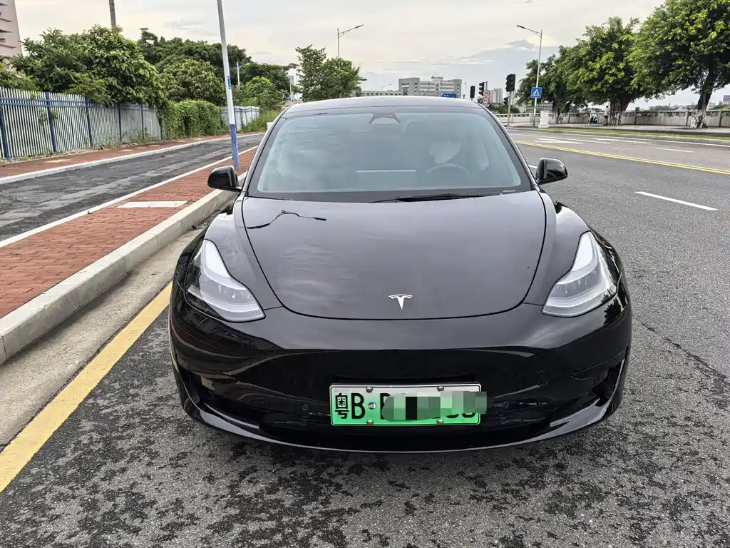 Tesla Model 3 — фото 3