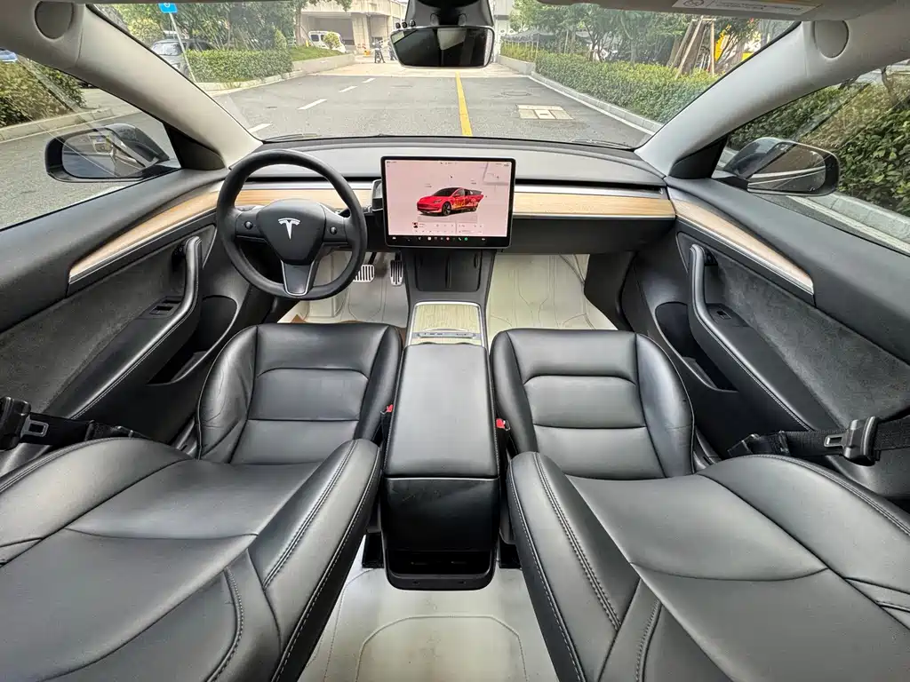 Tesla Model 3 — фото 15