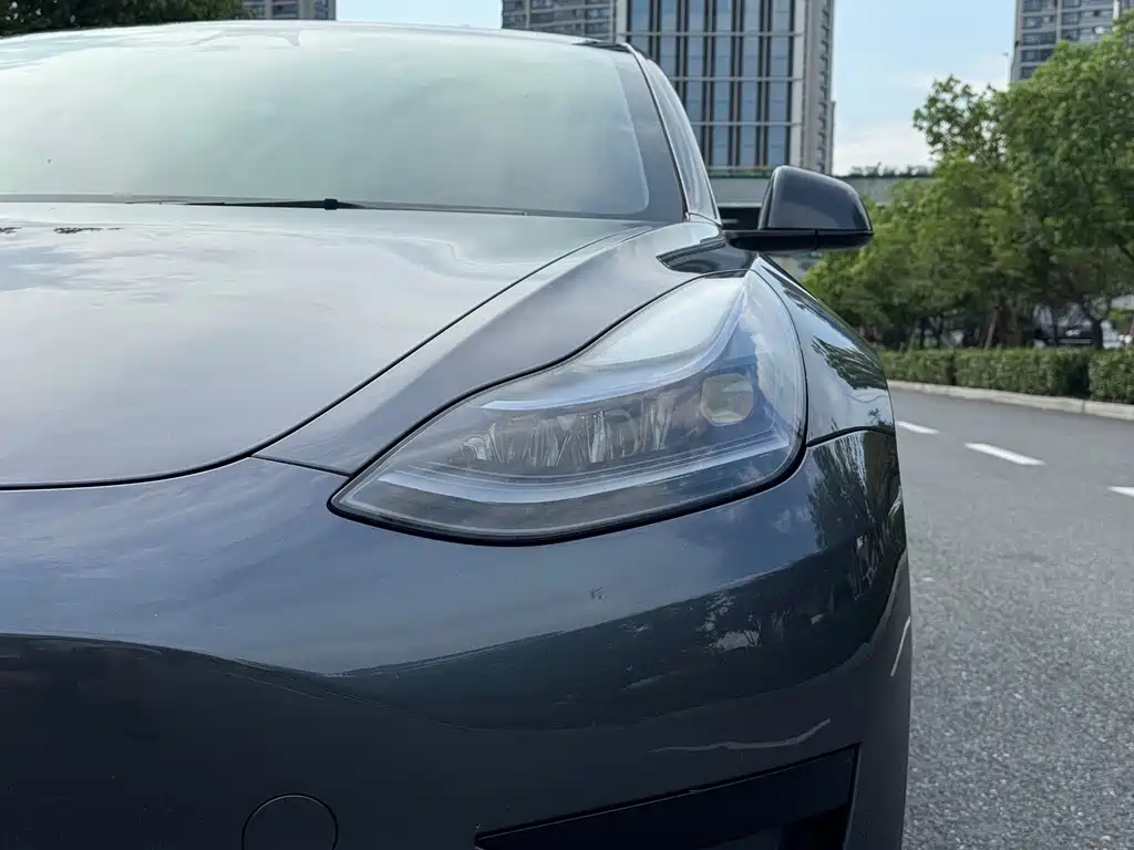 Tesla Model 3 — фото 20