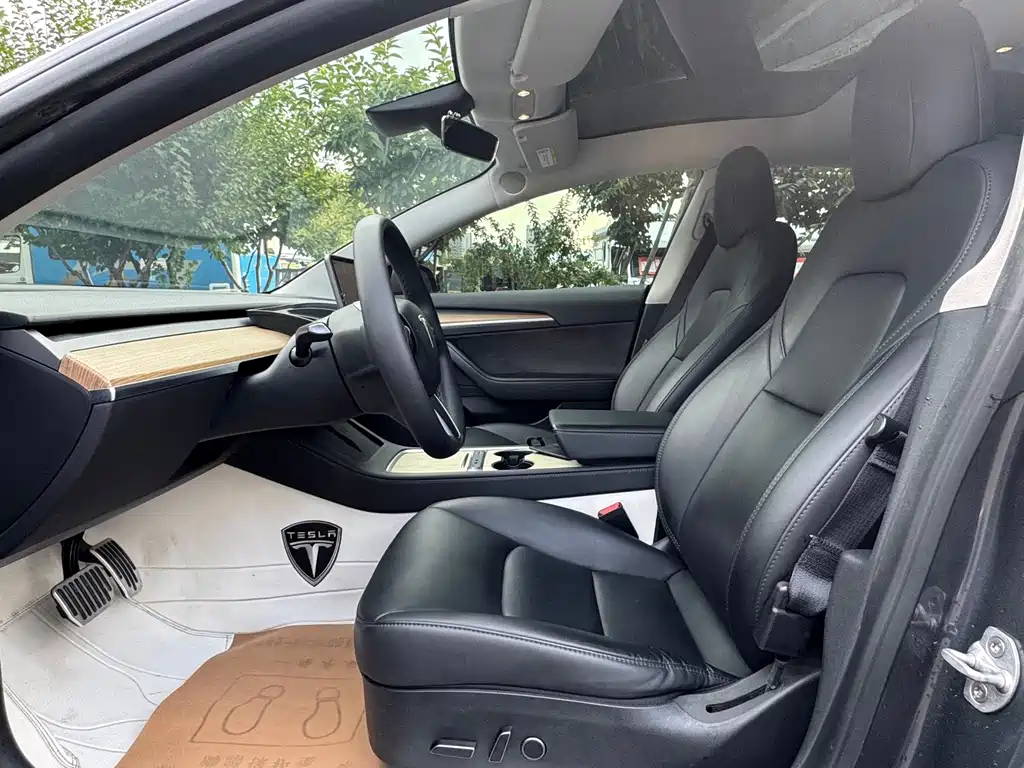 Tesla Model 3 — фото 8