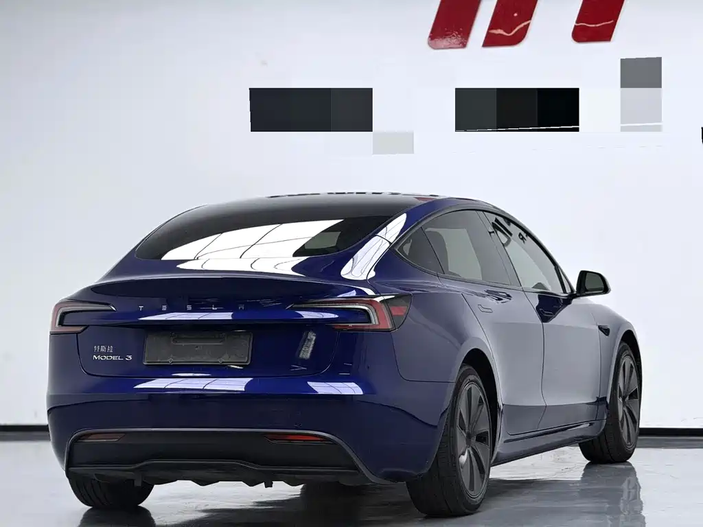 Tesla Model 3 — фото 8