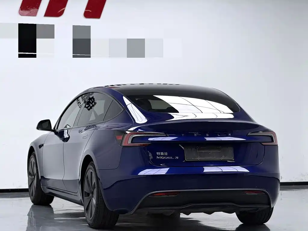 Tesla Model 3 — фото 10