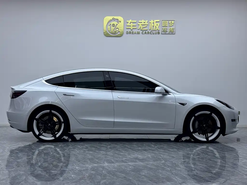 Tesla Model 3 — фото 3