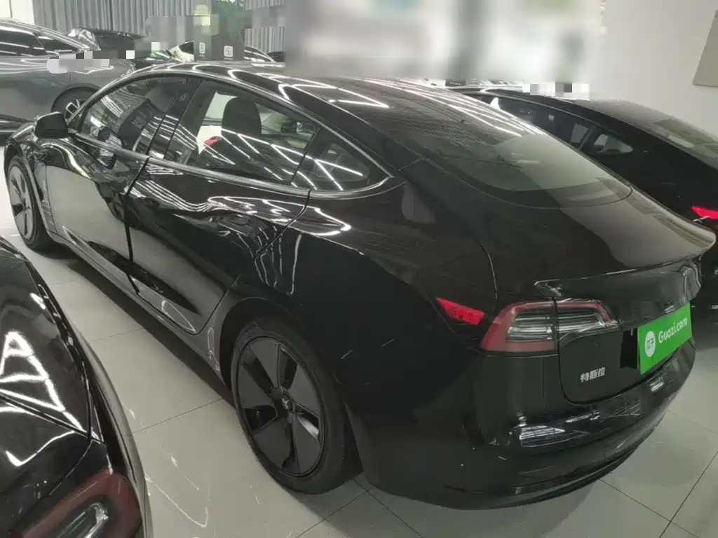 Tesla Model 3 — фото 5