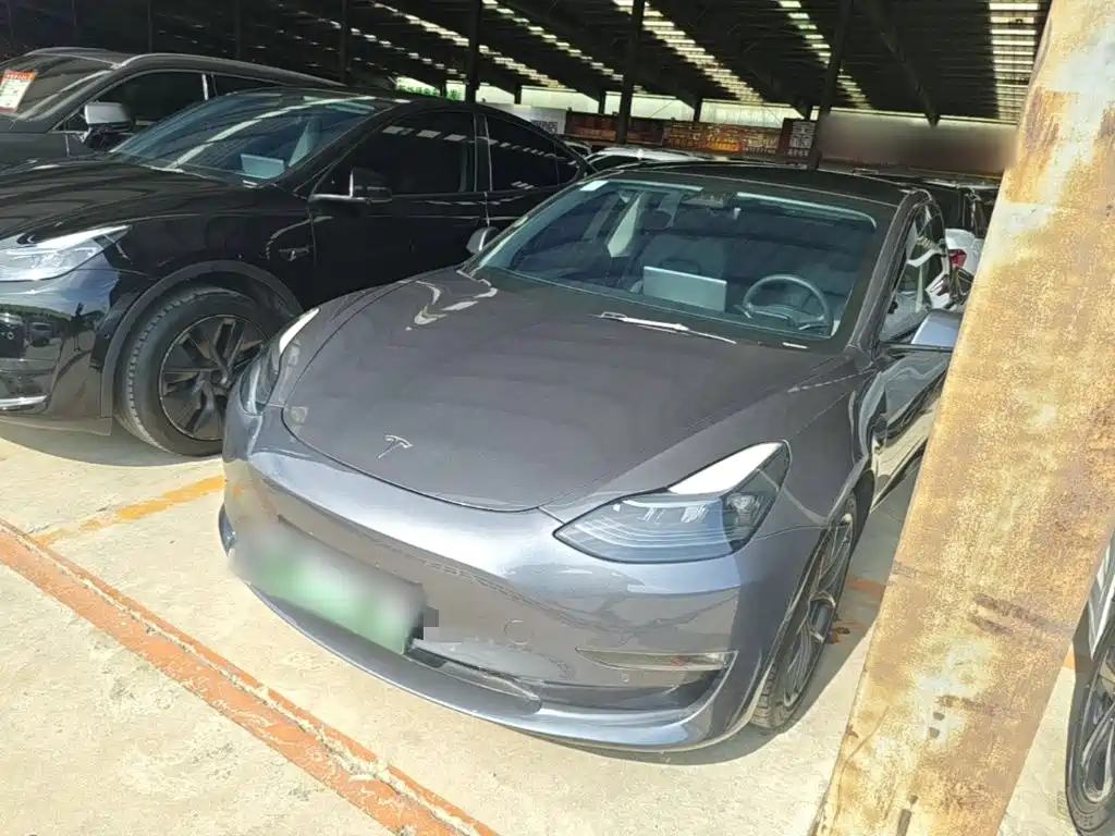 Tesla Model 3 — фото 2