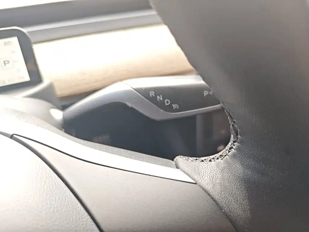 Tesla Model 3 — фото 14