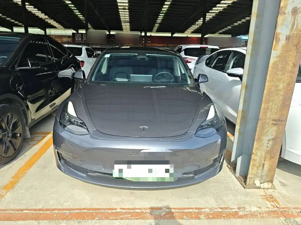 Tesla Model 3 — фото 3