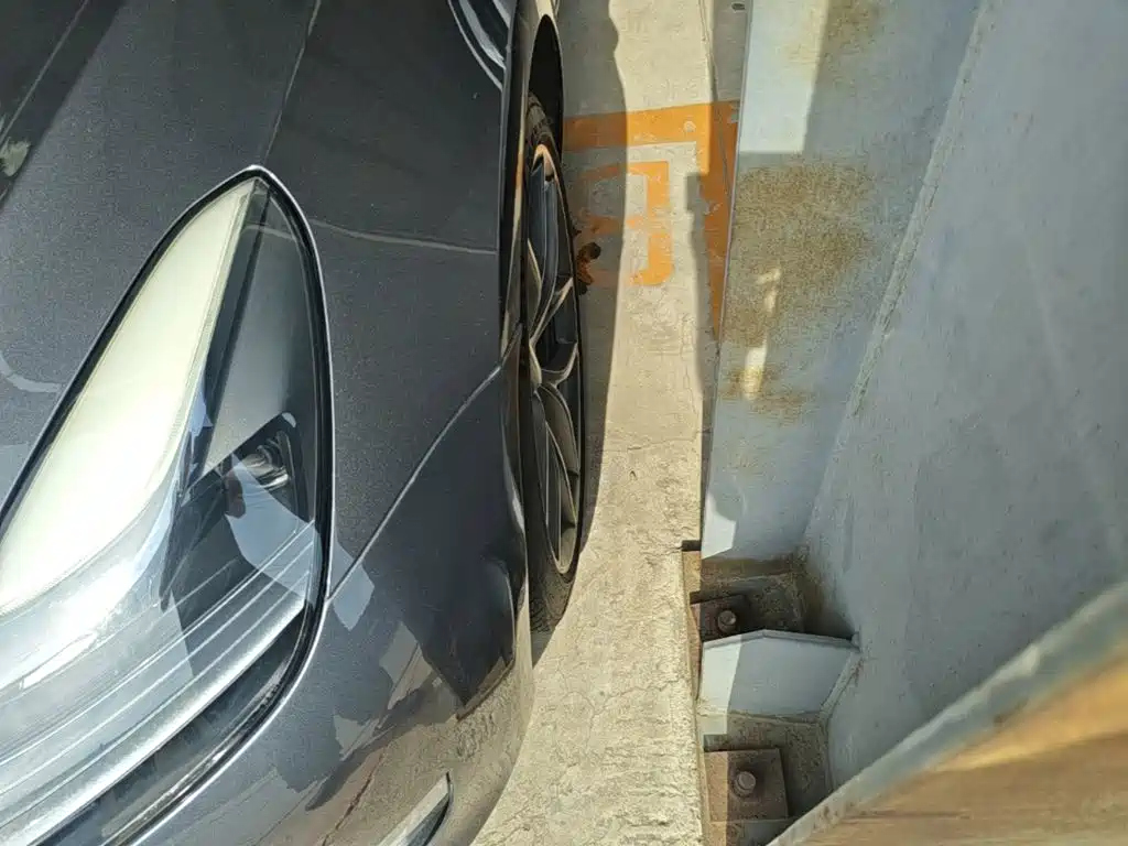 Tesla Model 3 — фото 23