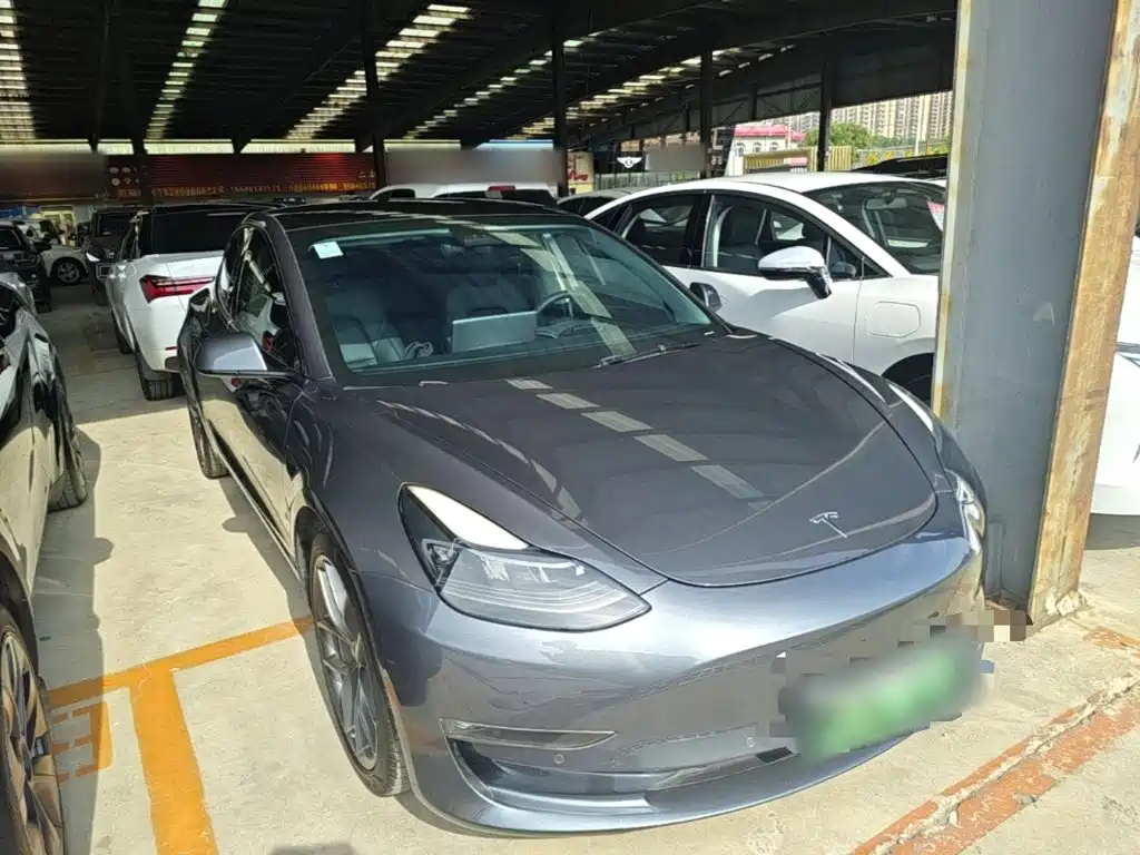 Tesla Model 3 — фото 4