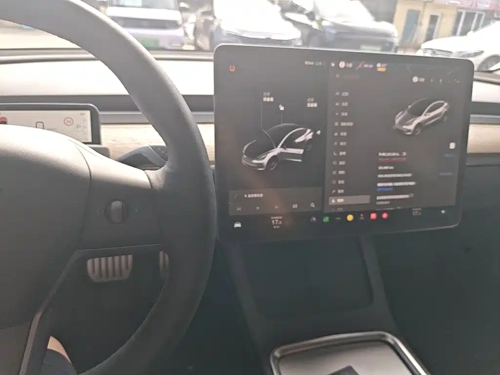 Tesla Model 3 — фото 10