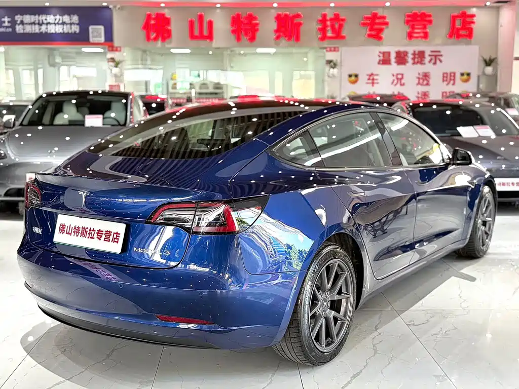 Tesla Model 3 — фото 4