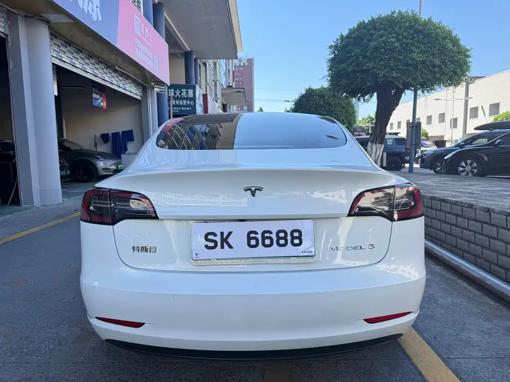 Tesla Model 3 — фото 5