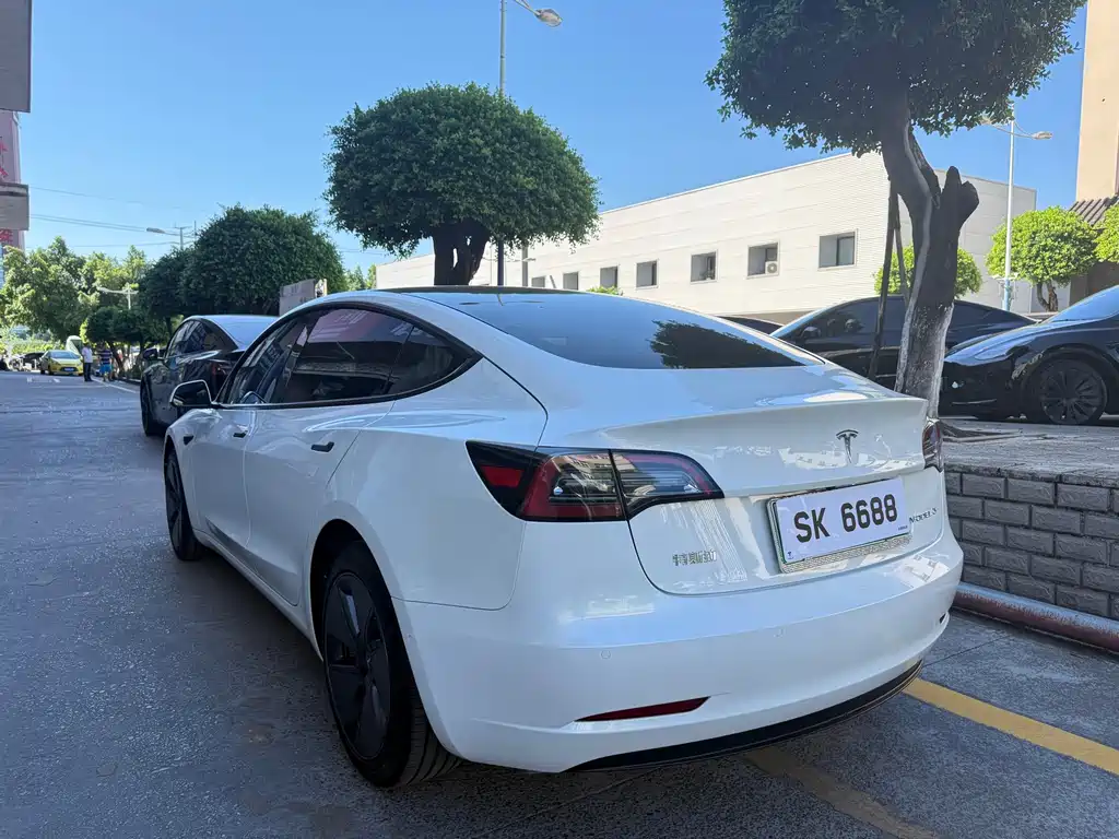 Tesla Model 3 — фото 6