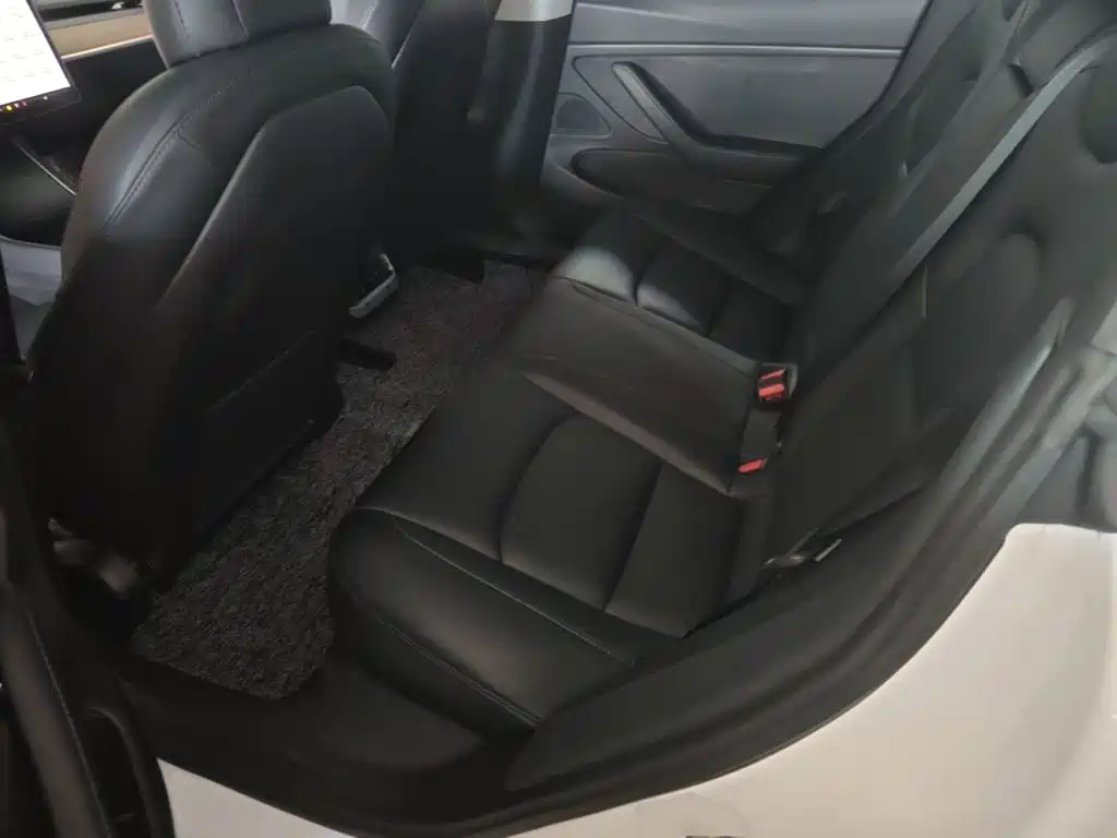 Tesla Model 3 — фото 17