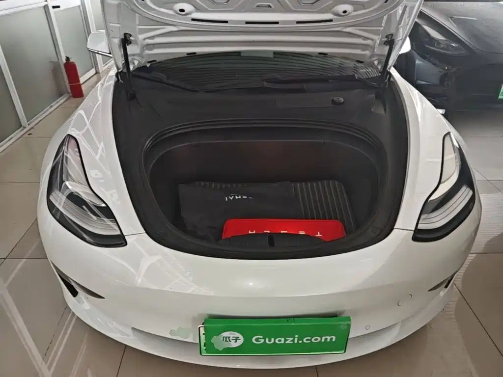 Tesla Model 3 — фото 20