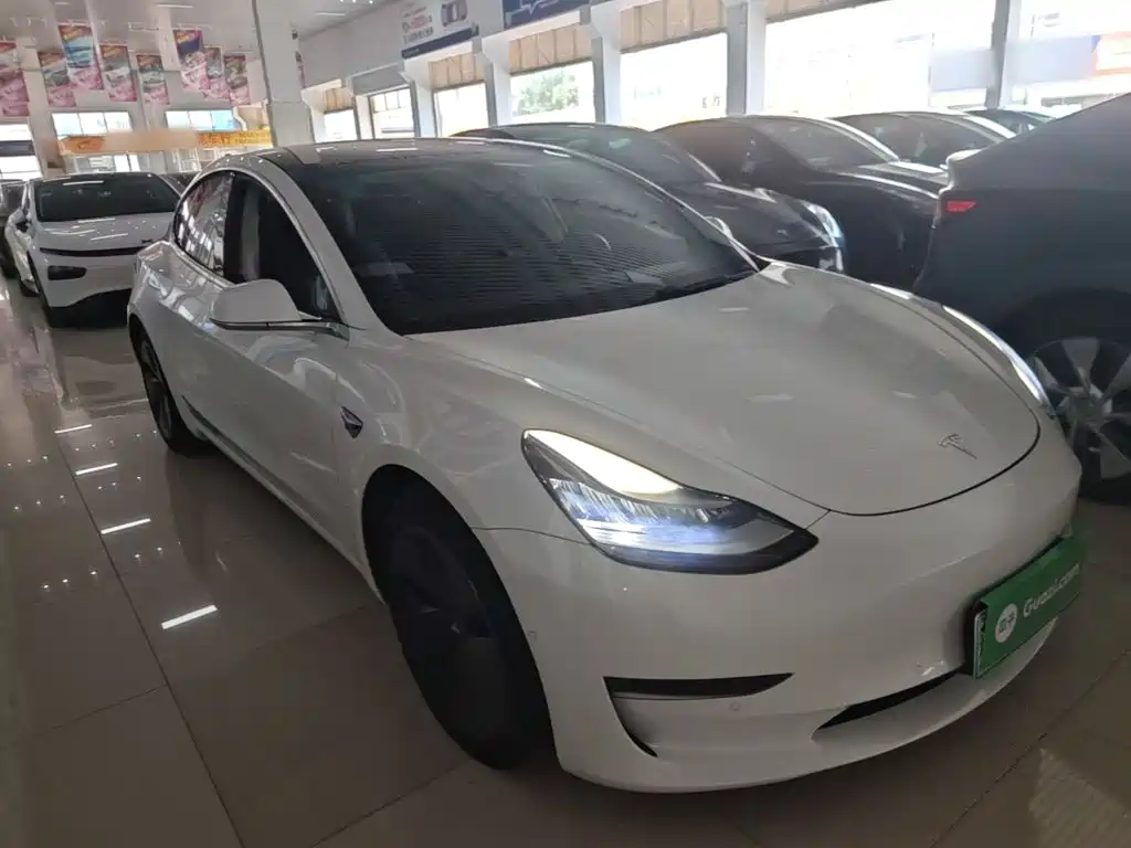 Tesla Model 3 — фото 4