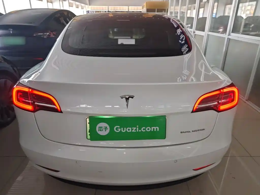 Tesla Model 3 — фото 6