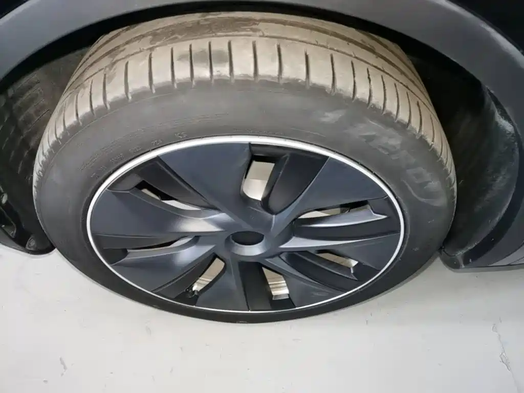 Tesla Model Y — фото 23