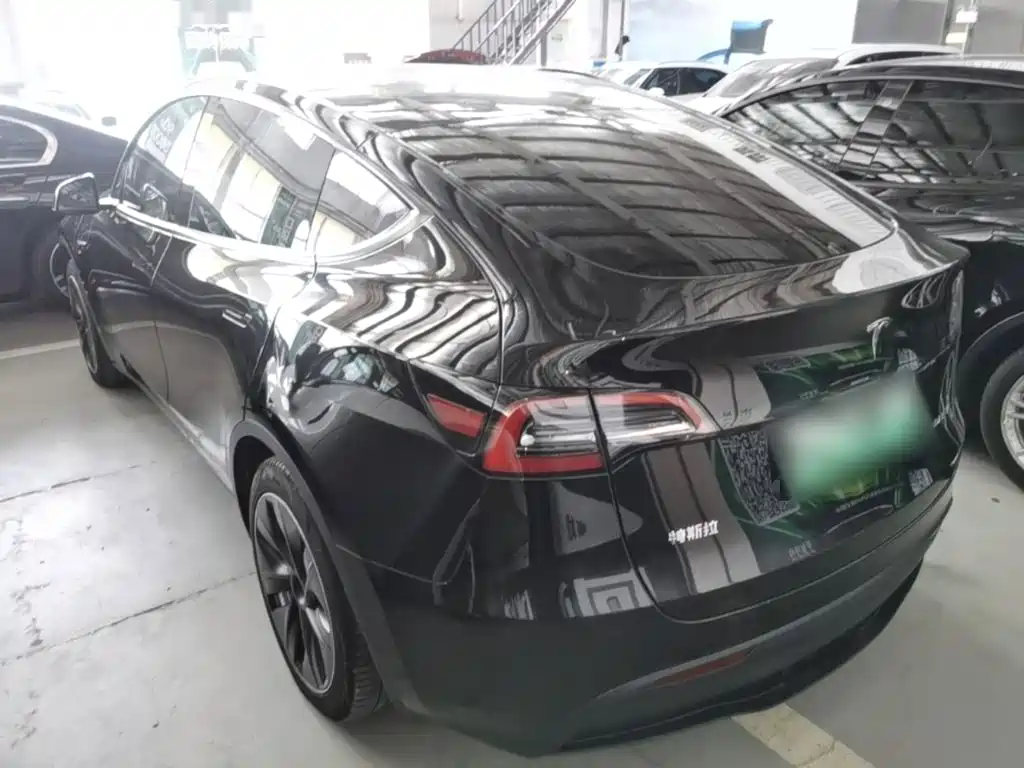 Tesla Model Y — фото 5