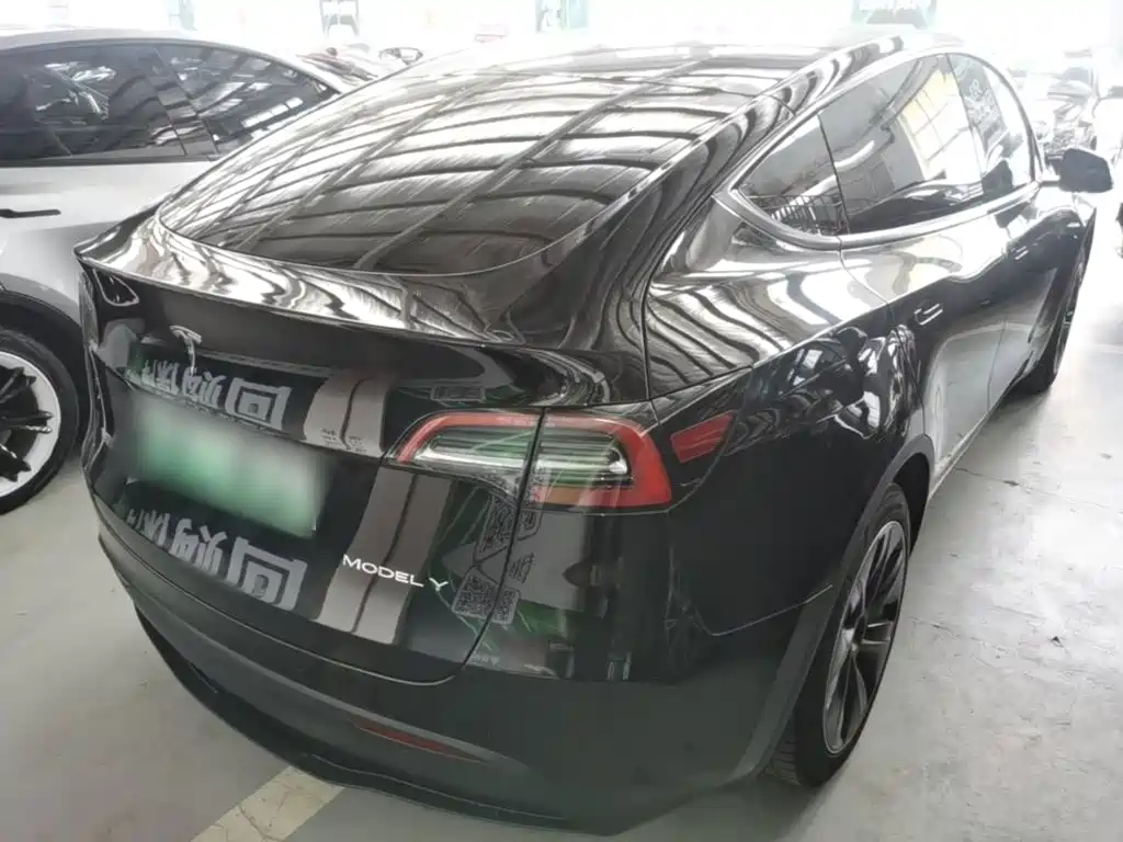Tesla Model Y — фото 7