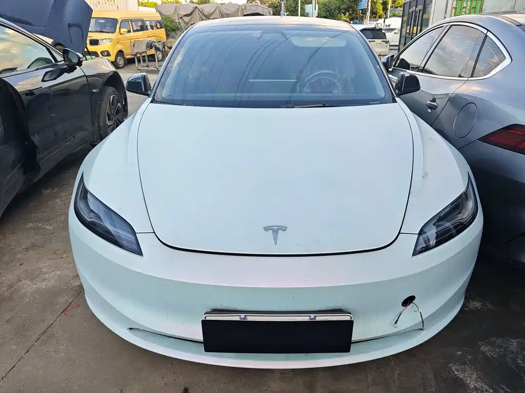 Tesla Model 3 — фото 2