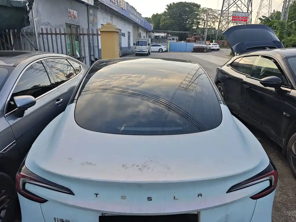 Tesla Model 3 — фото 11
