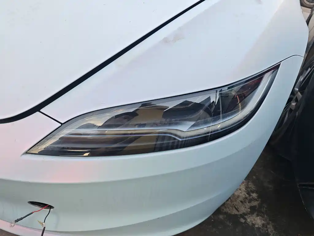 Tesla Model 3 — фото 8