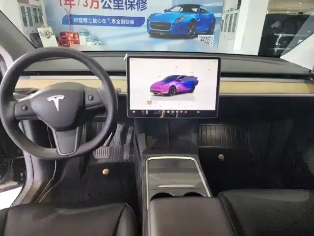 Tesla Model Y — фото 6