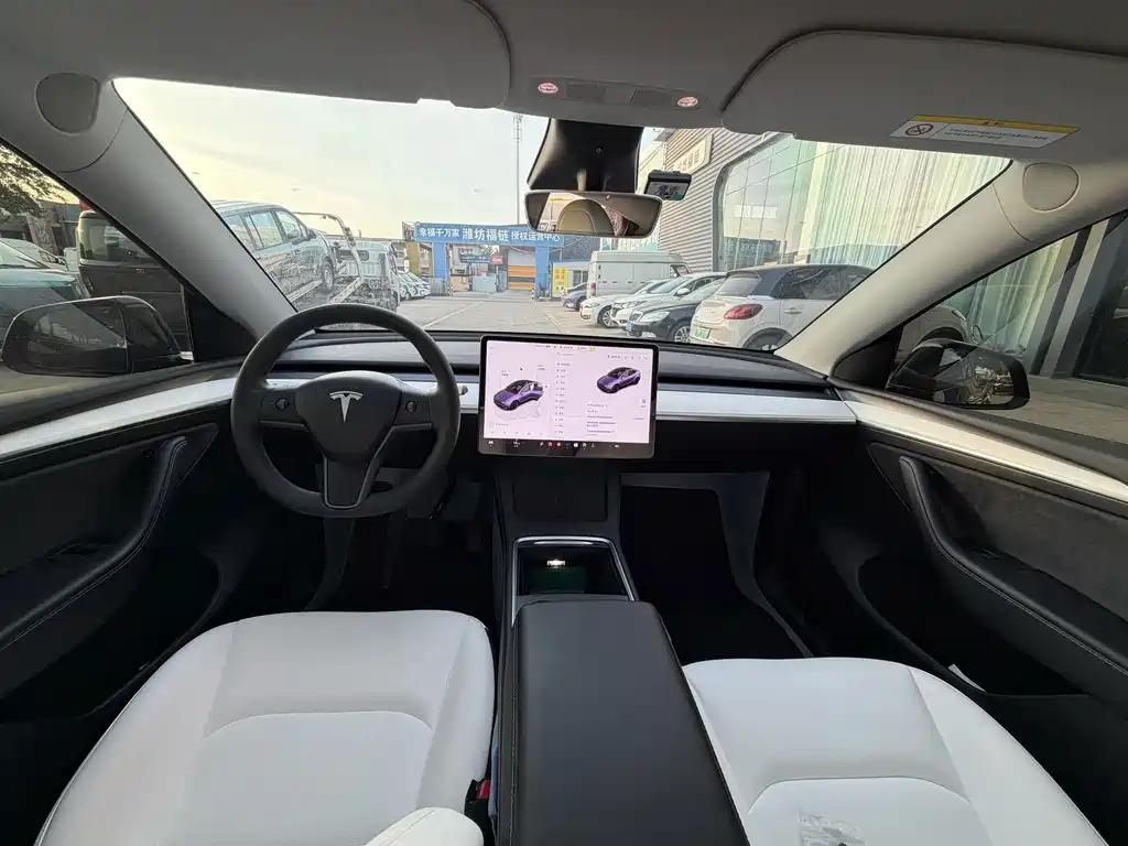 Tesla Model Y — фото 7