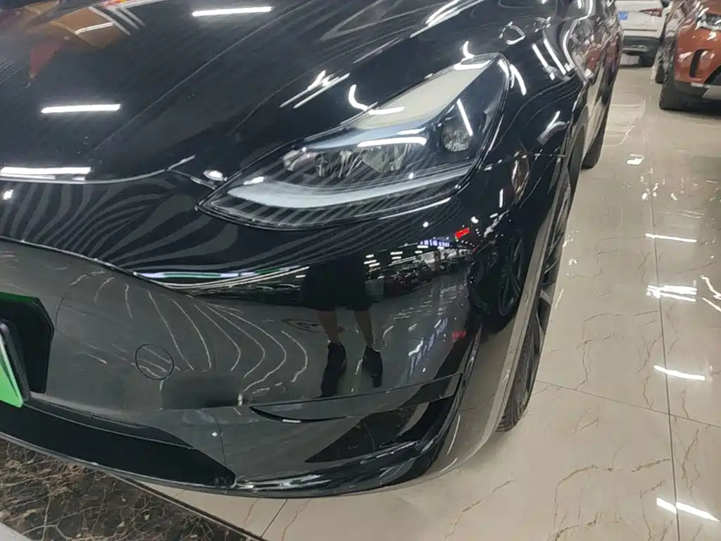 Tesla Model Y — фото 24