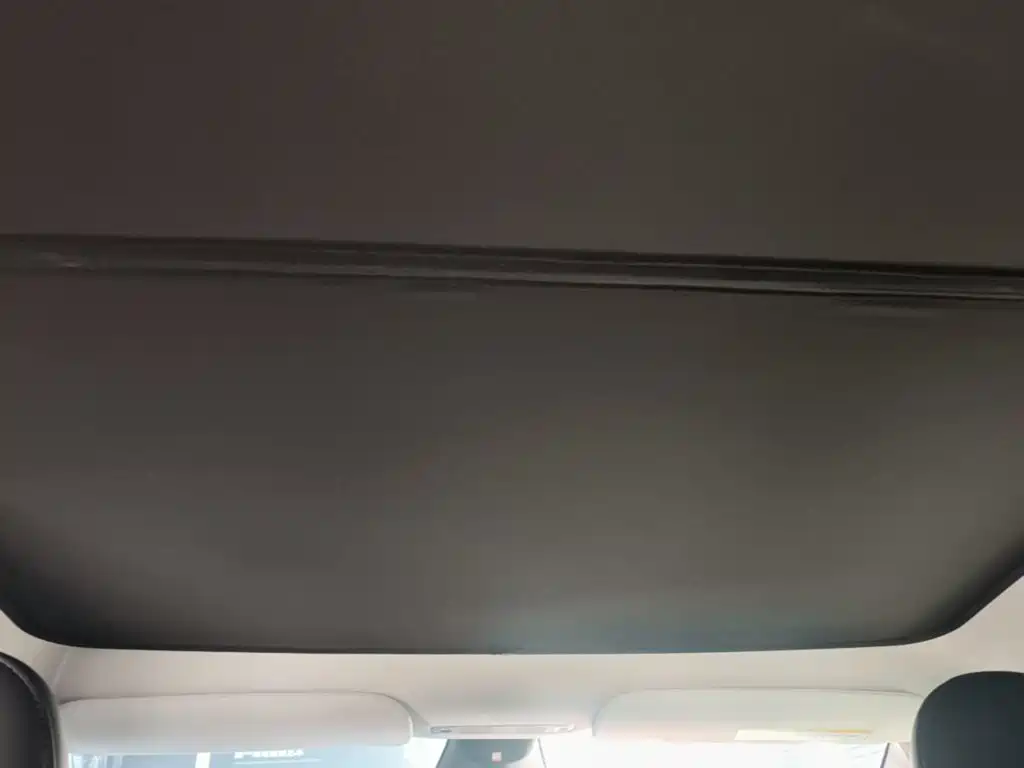 Tesla Model Y — фото 18