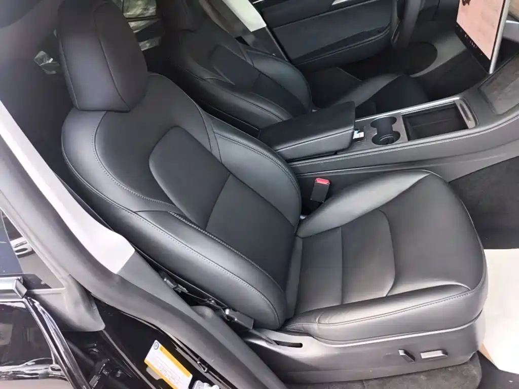 Tesla Model Y — фото 25