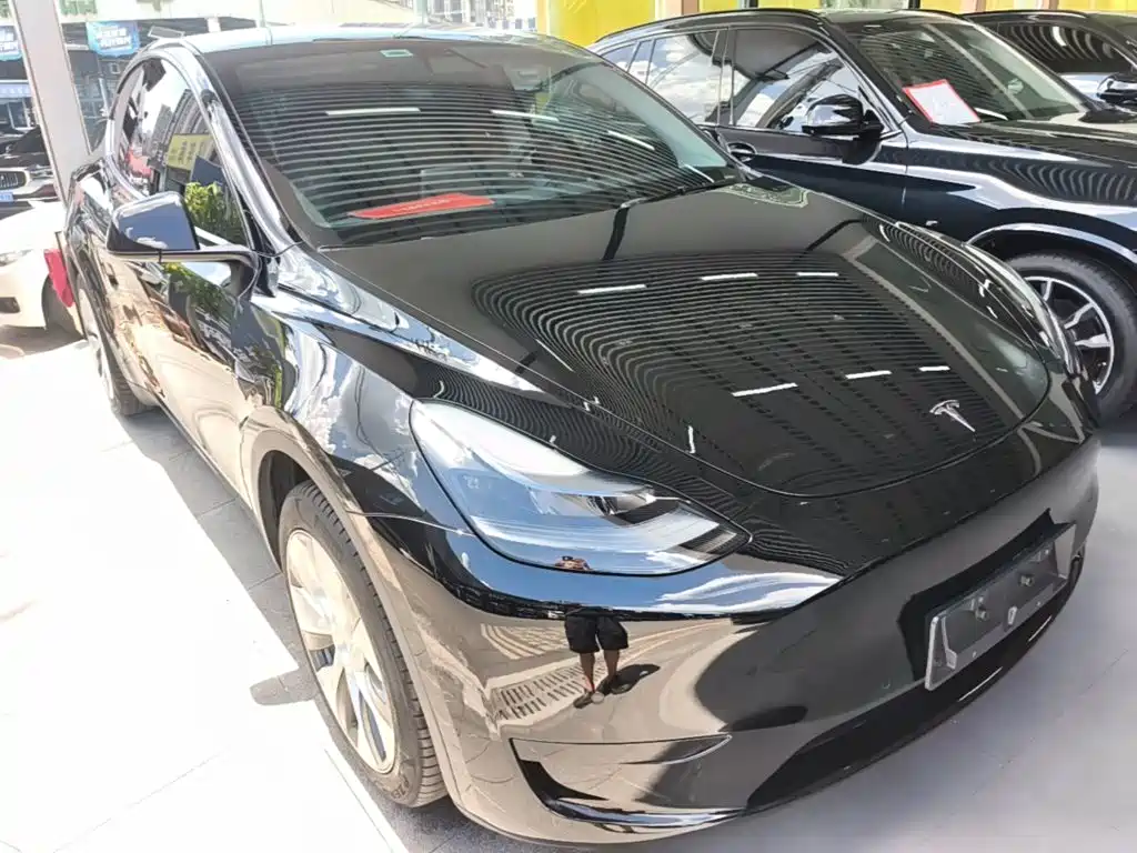Tesla Model Y — фото 4